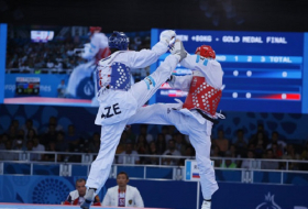 Azerbaijani taekwondo fighter destroys Armenian rival
